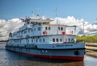 Николай Ташланов рассказал о бункеровке медицинского корабля и его промежуточных итогах работы в навигацию