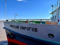 Плавполиклиника отправилась в рейс в труднодоступные территории Югры