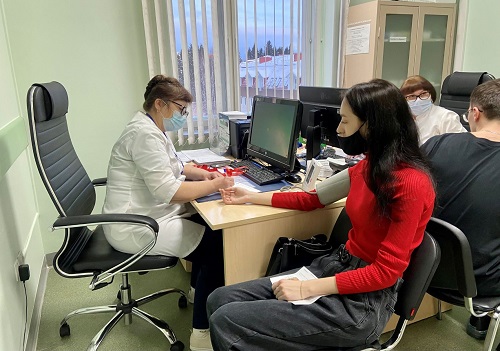 Николай Ташланов подвел промежуточные итоги диспансеризации студентов окружной столицы