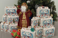 Николай Ташланов порадовал маленьких пациентов СПИД центра новогодними подарками